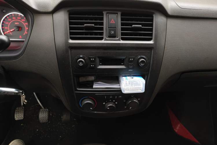 Used Wuling Rongguang S 2023 1.5L Base Version 5/7 Seats Audio And AC Panel