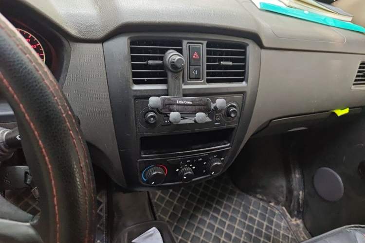 Used Wuling Rongguang S 2023 1.5L Base Version 5/7 Seats Audio And AC Panel