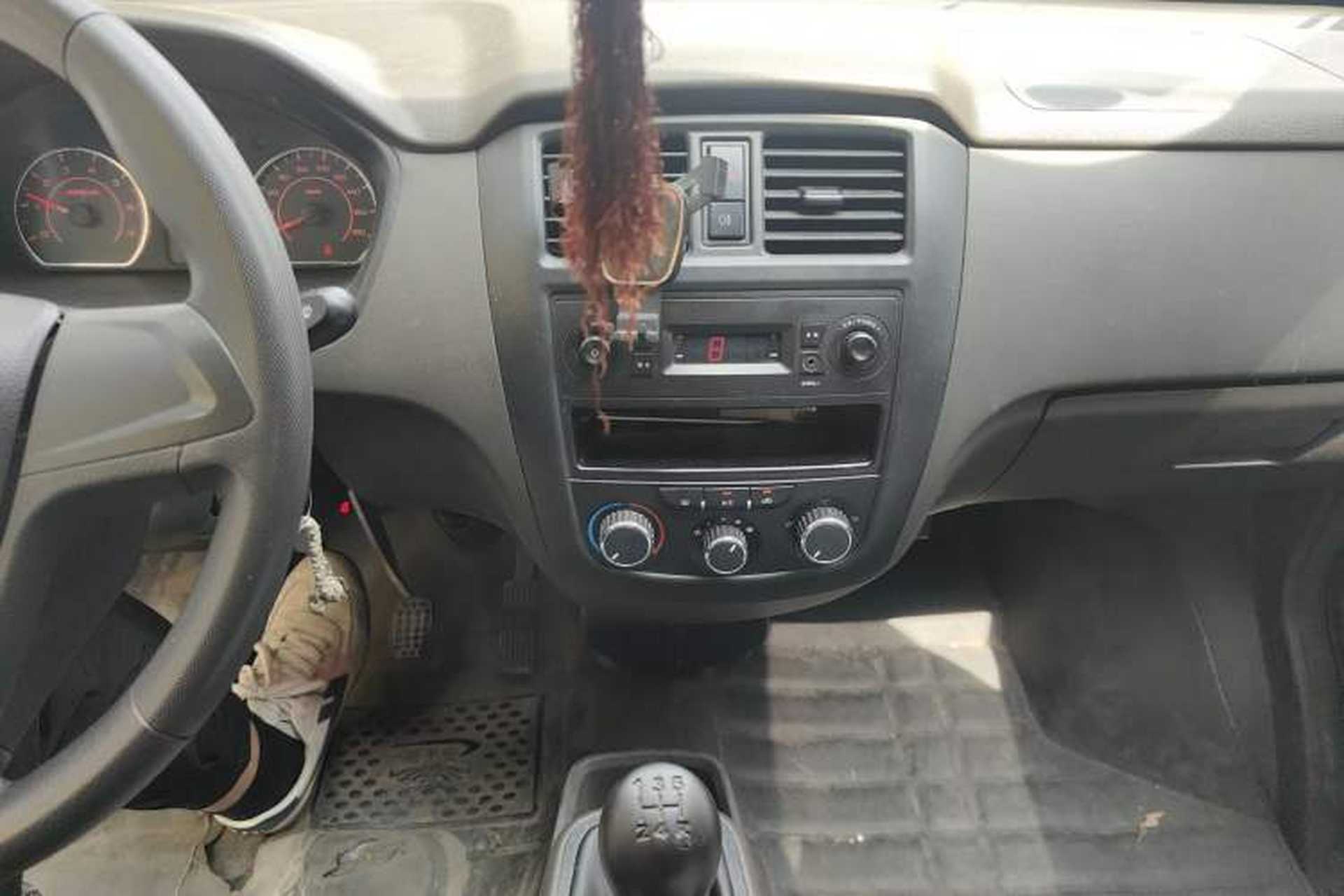 Used Wuling Rongguang S 2023 1.5L Basic Enclosed-Window Vehicle 2 Seats Audio And AC Panel