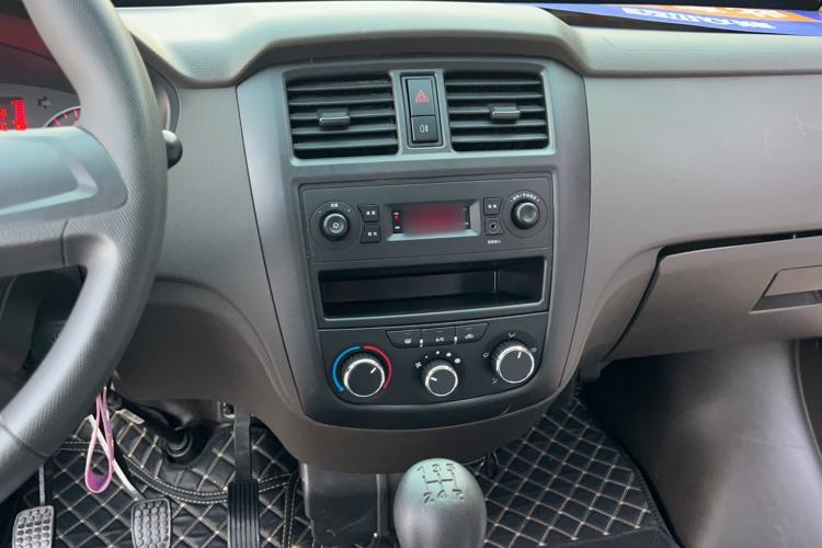 Used Wuling Rongguang S 2023 1.5L Base Version 5/7 Seats Audio And AC Panel