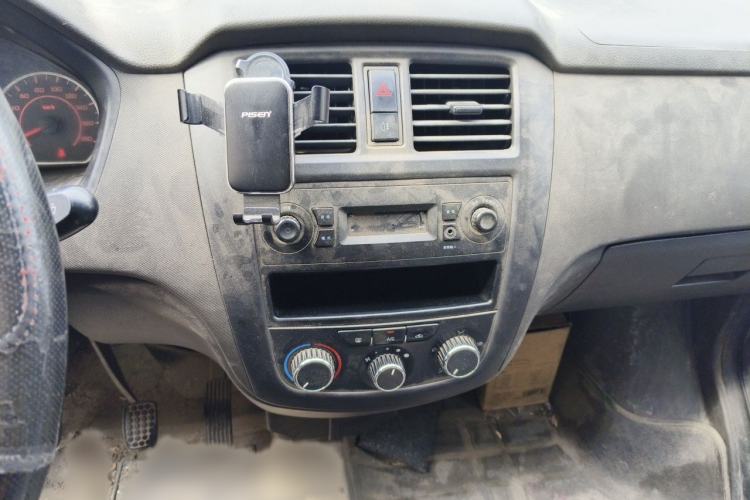 Used Wuling Rongguang S 2023 1.5L Basic Enclosed-Window Vehicle 2 Seats Audio And AC Panel