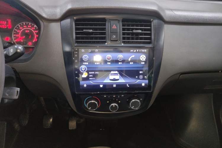 Used Wuling Rongguang S 2023 1.5L Base Version 5/7 Seats Audio And AC Panel