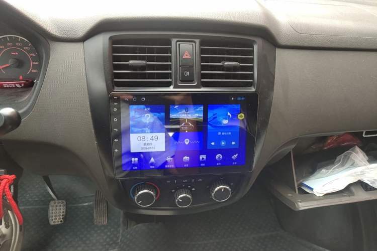 Used Wuling Rongguang S 2023 1.5L Basic Enclosed-Window Vehicle 2 Seats Audio And AC Panel