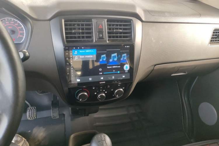 Used Wuling Rongguang S 2023 1.5L Basic Enclosed-Window Vehicle 2 Seats Audio And AC Panel