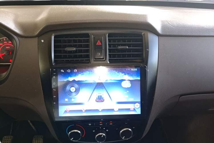 Used Wuling Rongguang S 2023 1.5L Basic Enclosed-Window Vehicle 2 Seats Audio And AC Panel