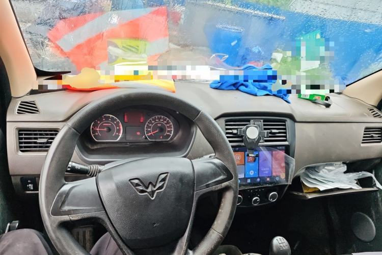 Used Wuling Rongguang S 2023 1.5L Basic Enclosed-Window Vehicle 2 Seats Center Console