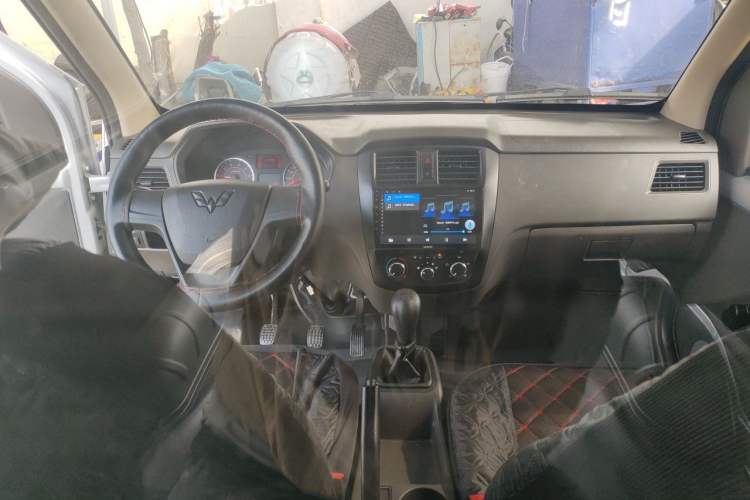 Used Wuling Rongguang S 2023 1.5L Basic Enclosed-Window Vehicle 2 Seats Center Console