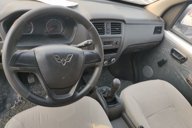 Used Wuling Rongguang S 2023 1.5L Basic Enclosed-Window Vehicle 2 Seats Center Console