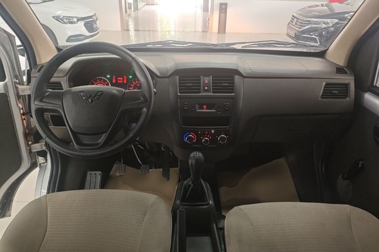 Used Wuling Rongguang S 2023 1.5L Basic Enclosed-Window Vehicle 2 Seats Center Console