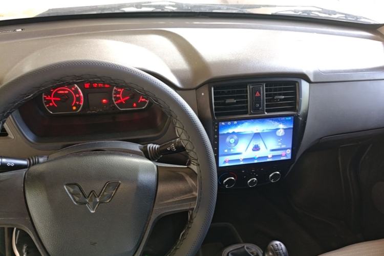 Used Wuling Rongguang S 2023 1.5L Basic Enclosed-Window Vehicle 2 Seats Center Console