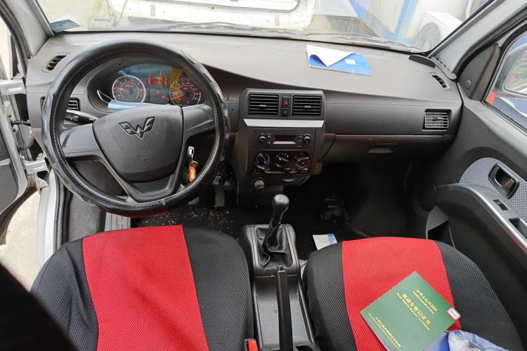 Used Wuling Rongguang S 2023 1.5L Basic Enclosed-Window Vehicle 2 Seats Center Console