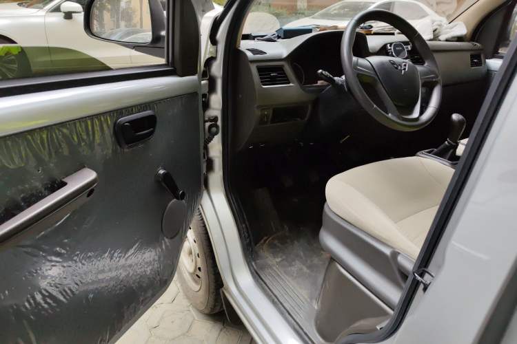 Used Wuling Rongguang S 2023 1.5L Base Version 5/7 Seats Driver Seat
