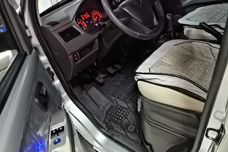 Used Wuling Rongguang S 2023 1.5L Base Version 5/7 Seats Driver Seat