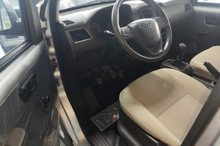 Used Wuling Rongguang S 2023 1.5L Basic Enclosed-Window Vehicle 2 Seats Driver Seat
