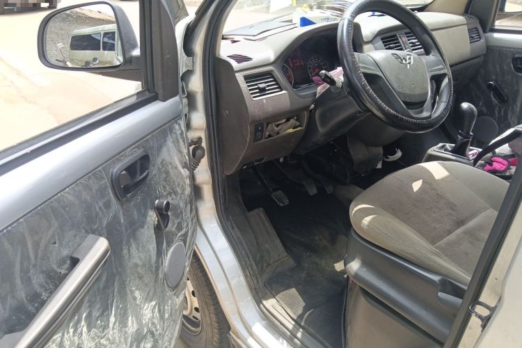 Used Wuling Rongguang S 2023 1.5L Base Version 5/7 Seats Driver Seat