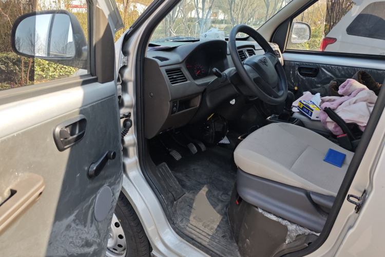 Used Wuling Rongguang S 2023 1.5L Base Version 5/7 Seats Driver Seat