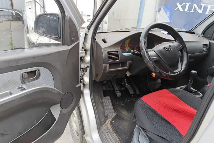 Used Wuling Rongguang S 2023 1.5L Basic Enclosed-Window Vehicle 2 Seats Driver Seat