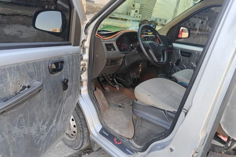 Used Wuling Rongguang S 2023 1.5L Basic Enclosed-Window Vehicle 2 Seats Driver Seat