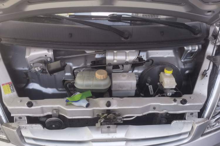 Used Wuling Rongguang S 2023 1.5L Base Version 5/7 Seats Engine Bay