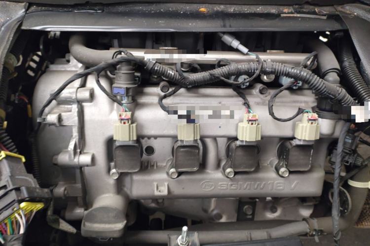 Used Wuling Rongguang S 2023 1.5L Base Version 5/7 Seats Engine Bay
