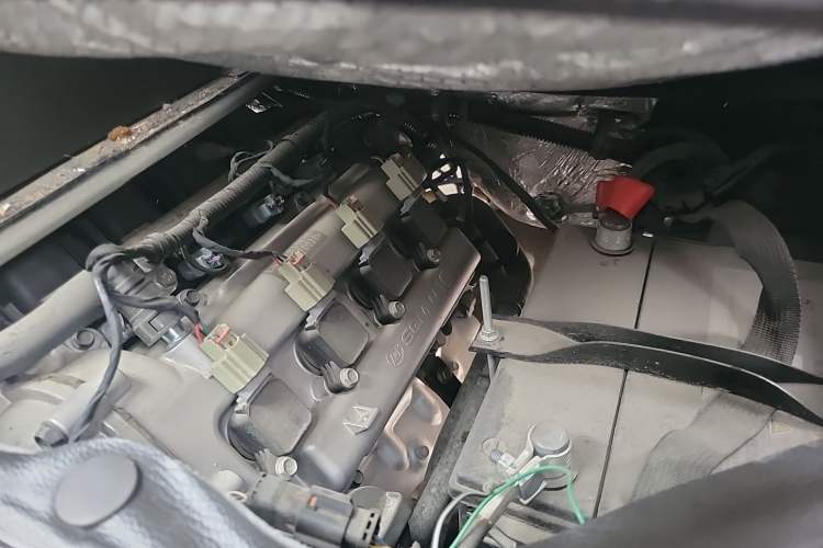 Used Wuling Rongguang S 2023 1.5L Base Version 5/7 Seats Engine Bay