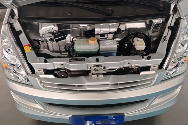 Used Wuling Rongguang S 2023 1.5L Base Version 5/7 Seats Engine Bay