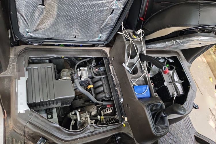 Used Wuling Rongguang S 2023 1.5L Base Version 5/7 Seats Engine Bay