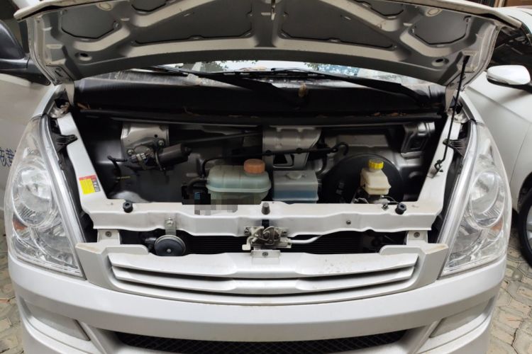 Used Wuling Rongguang S 2023 1.5L Base Version 5/7 Seats Engine Bay