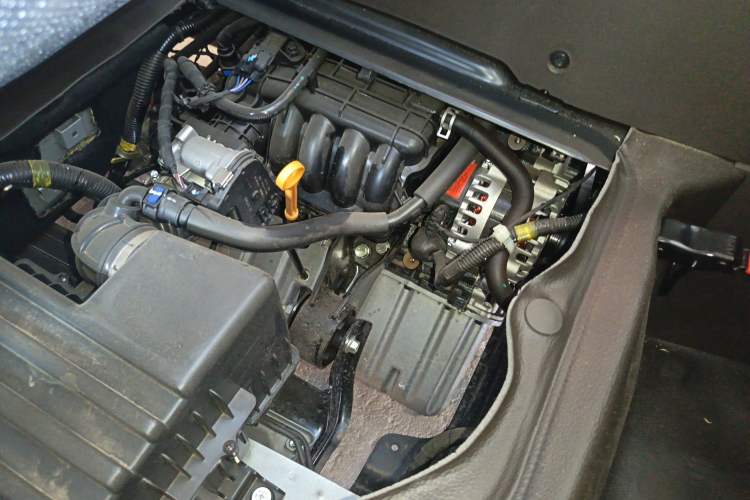 Used Wuling Rongguang S 2023 1.5L Basic Enclosed-Window Vehicle 2 Seats Engine Bay