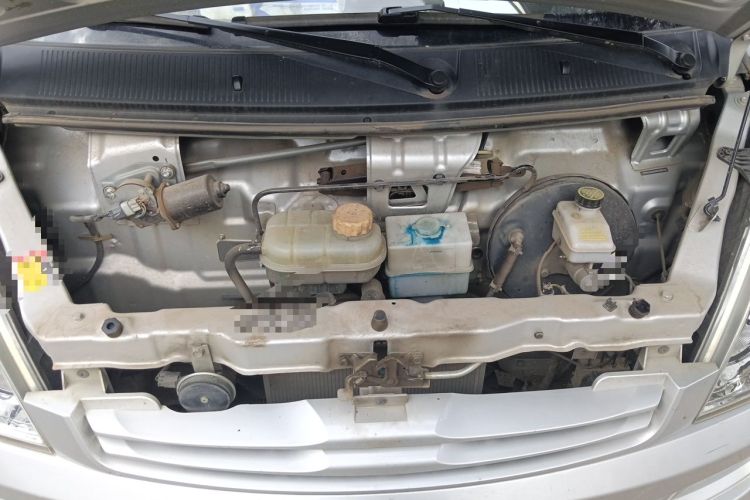 Used Wuling Rongguang S 2023 1.5L Base Version 5/7 Seats Engine Bay