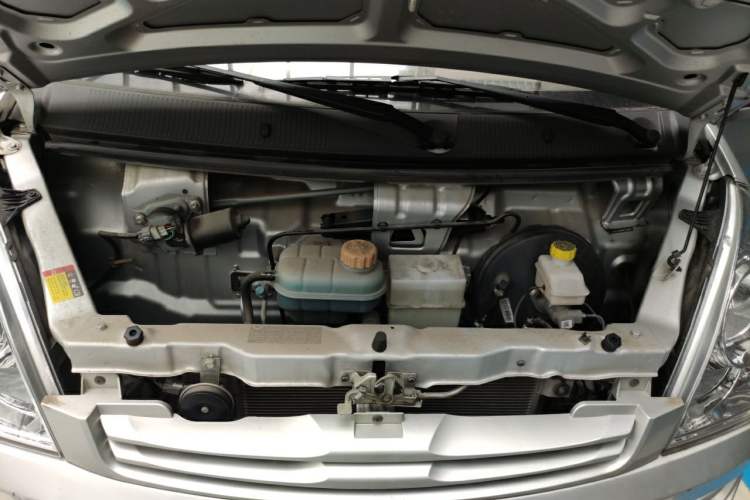 Used Wuling Rongguang S 2023 1.5L Base Version 5/7 Seats Engine Bay