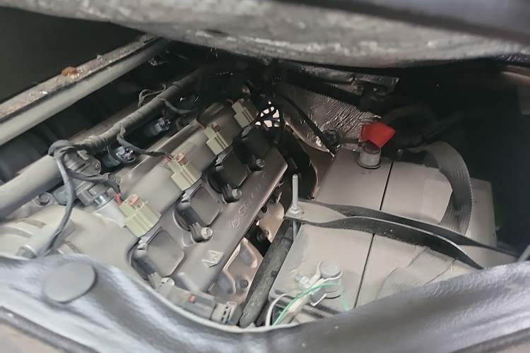 Used Wuling Rongguang S 2023 1.5L Base Version 5/7 Seats Engine Bay Left