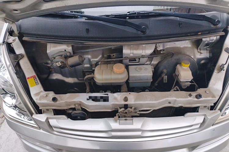 Used Wuling Rongguang S 2023 1.5L Base Version 5/7 Seats Engine Bay