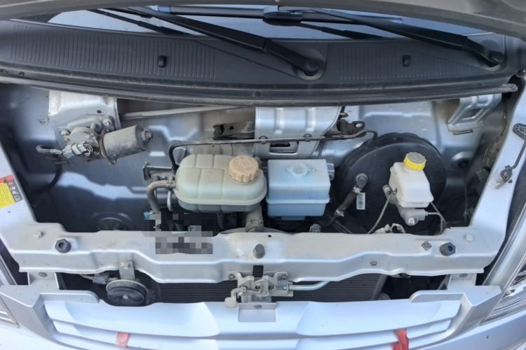 Used Wuling Rongguang S 2023 1.5L Base Version 5/7 Seats Engine Bay
