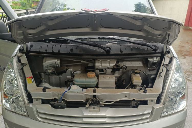 Used Wuling Rongguang S 2023 1.5L Base Version 5/7 Seats Engine Bay