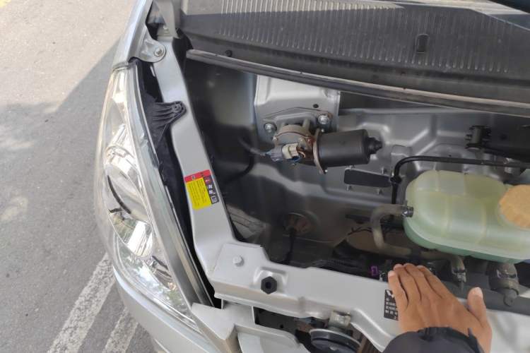 Used Wuling Rongguang S 2023 1.5L Base Version 5/7 Seats Engine Bay Right