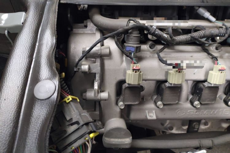 Used Wuling Rongguang S 2023 1.5L Base Version 5/7 Seats Engine Bay Right