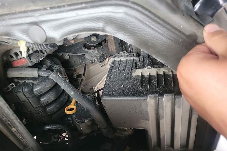 Used Wuling Rongguang S 2023 1.5L Base Version 5/7 Seats Engine Bay Right