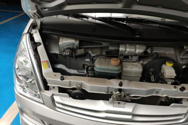 Used Wuling Rongguang S 2023 1.5L Base Version 5/7 Seats Engine Bay Right
