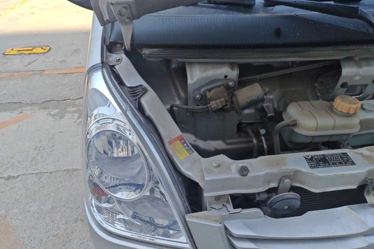 Used Wuling Rongguang S 2023 1.5L Basic Enclosed-Window Vehicle 2 Seats Engine Bay Right