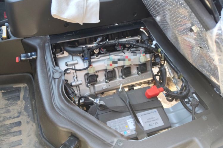 Used Wuling Rongguang S 2023 1.5L Base Version 5/7 Seats Engine Bay