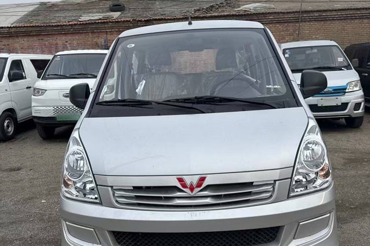 Used Wuling Rongguang S 2023 1.5L Base Version 5/7 Seats Exterior 1