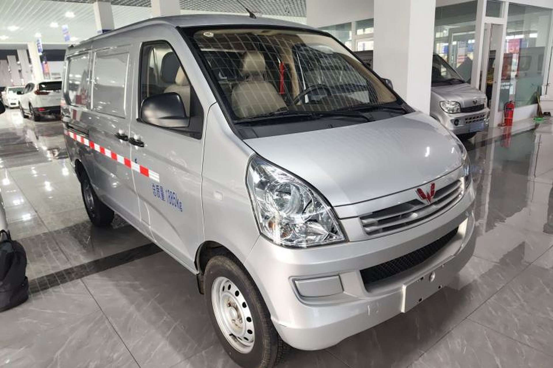 Used Wuling Rongguang S 2023 1.5L Basic Enclosed-Window Vehicle 2 Seats Exterior 1