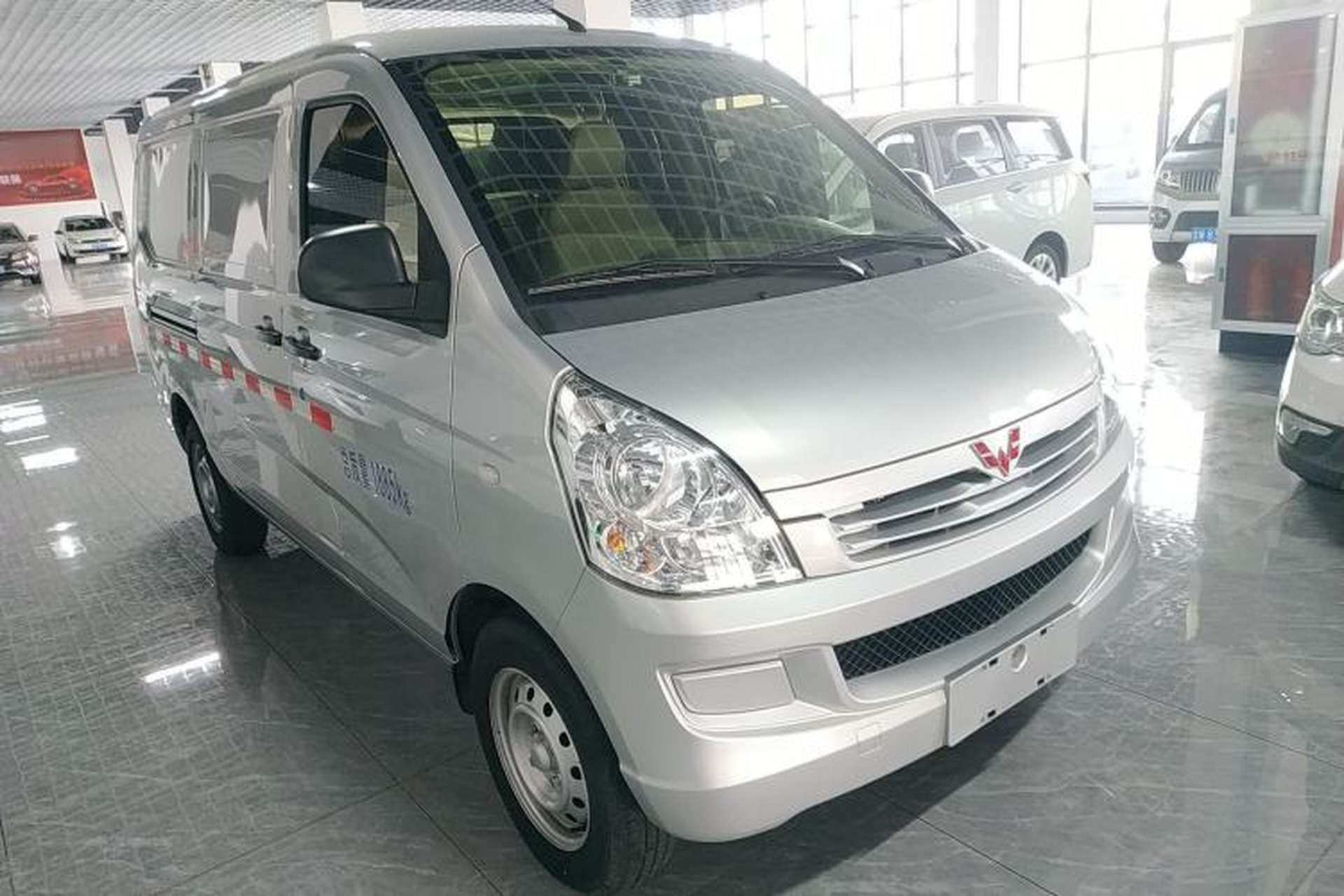 Used Wuling Rongguang S 2023 1.5L Basic Enclosed-Window Vehicle 2 Seats Exterior 1