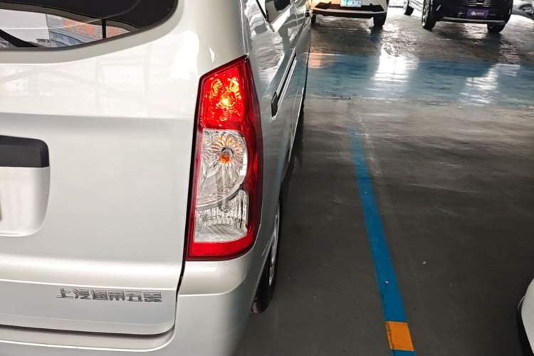 Used Wuling Rongguang S 2023 1.5L Base Version 5/7 Seats Exterior 3