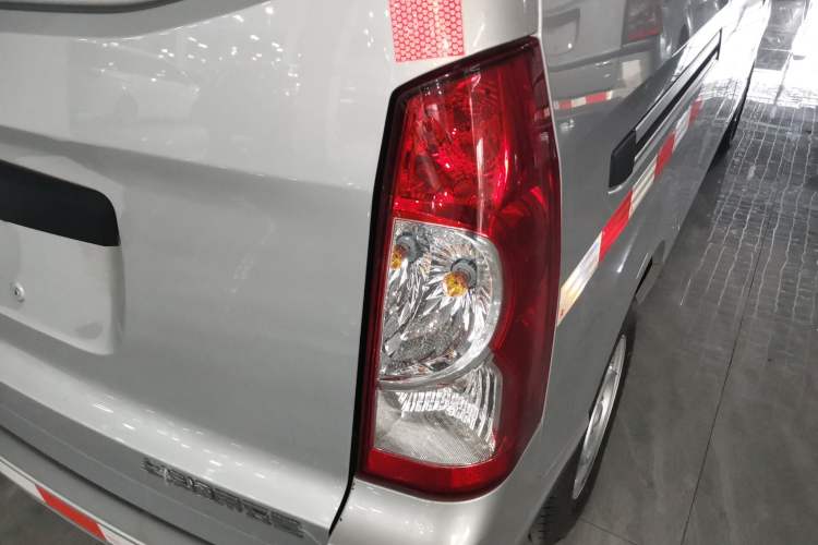 Used Wuling Rongguang S 2023 1.5L Basic Enclosed-Window Vehicle 2 Seats Exterior 3