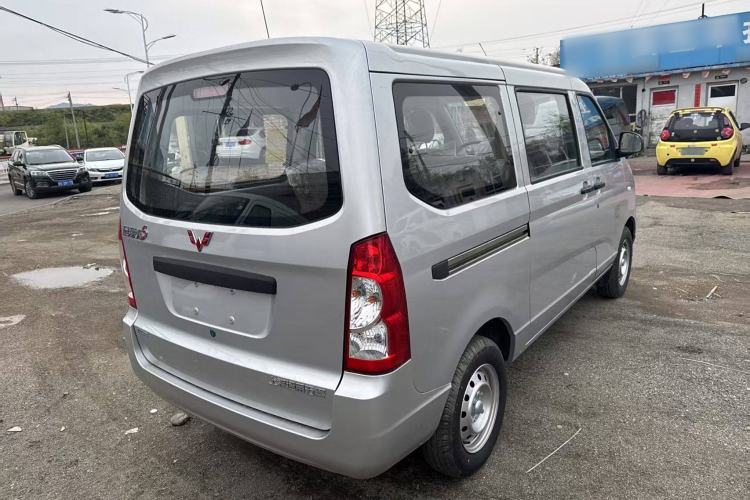 Used Wuling Rongguang S 2023 1.5L Base Version 5/7 Seats Exterior 4