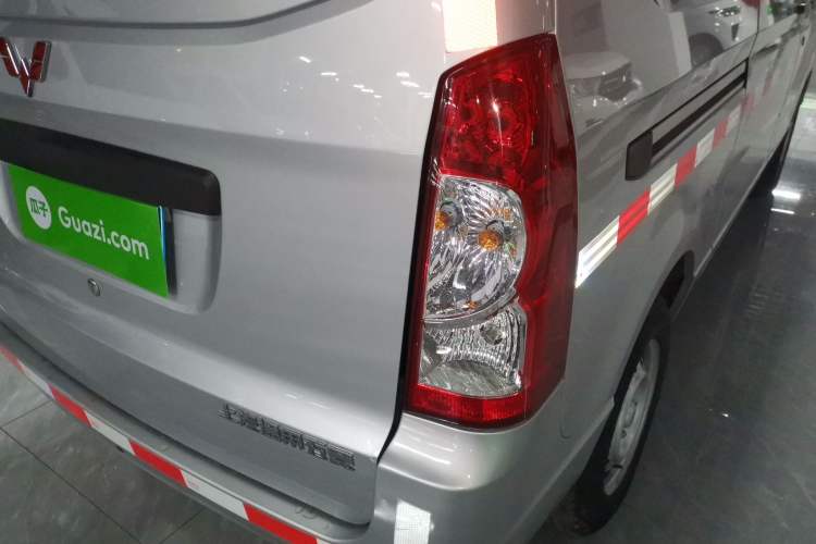 Used Wuling Rongguang S 2023 1.5L Basic Enclosed-Window Vehicle 2 Seats Exterior 6