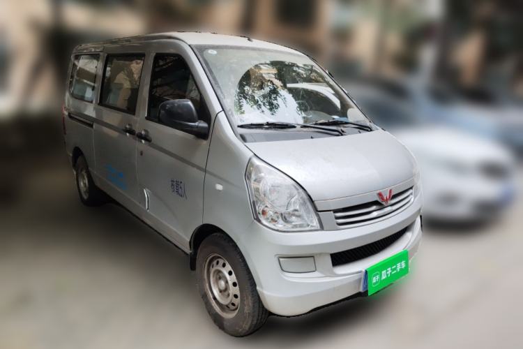 Used Wuling Rongguang S 2023 1.5L Base Version 5/7 Seats Front Right 45 Deg