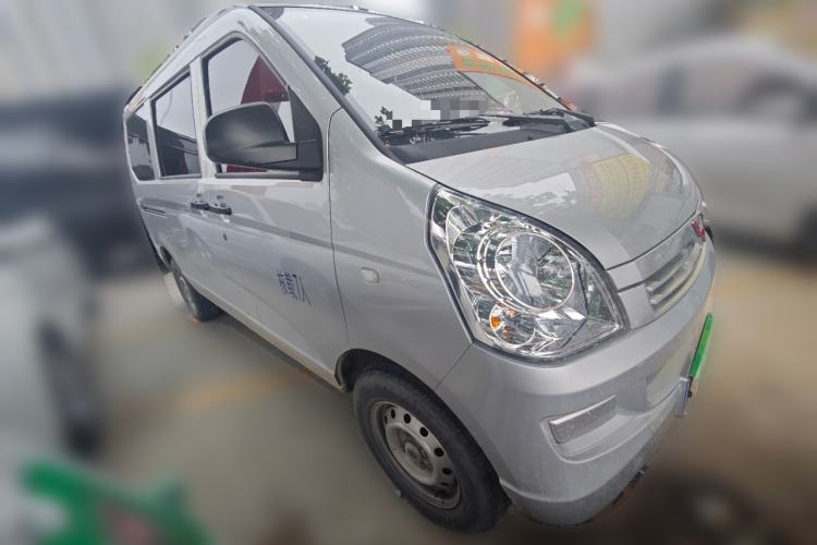 Used Wuling Rongguang S 2023 1.5L Base Version 5/7 Seats Front Right 45 Deg